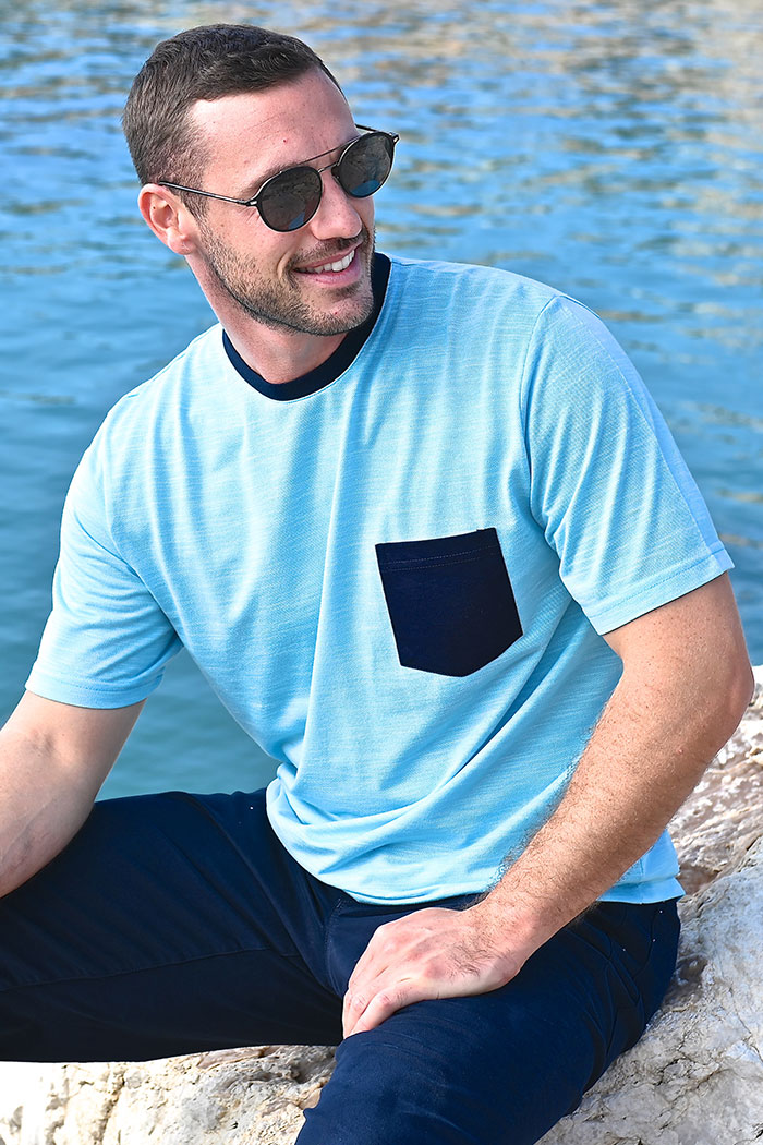 T-SHIRT POCHE POITRINE