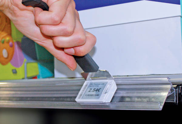 Outil 2 en 1 pour montage et extraction d'étiquettes - 48 x 157 x 10 mm