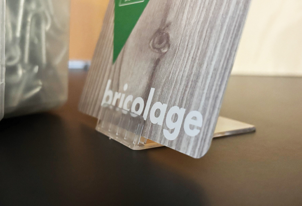 Socle incliné pinçant à poser de 60 x 40 mm - Hauteur de 12 mm