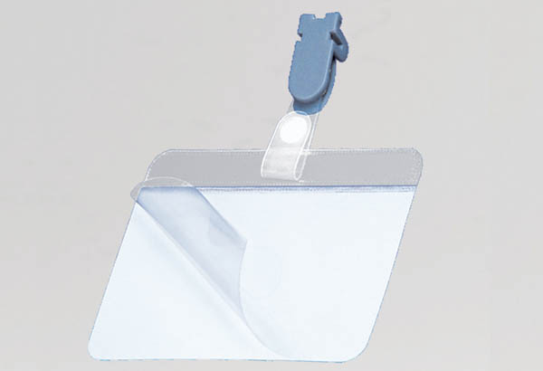 Badge porte nom auto plastifiant en PVC avec pince bretelle - 90 x 68 mm