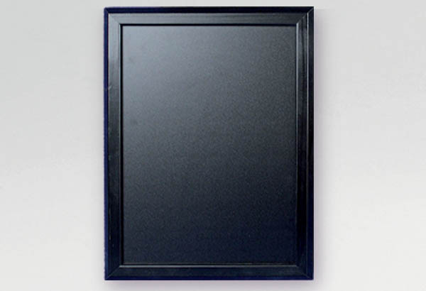 Cadre mural noir 1 face avec support bois et panneau en ardoisine - 360 x 460 mm