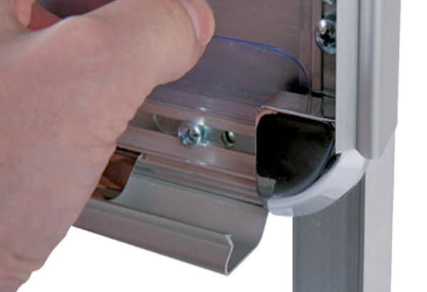 Chevalet cadre clippant 2 faces spécial extérieur avec profil de 32 mm - Format A0