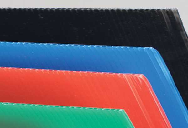 Plaque polypro alvéolaire verte de 3 mm et 450g - 800 x 1200 mm