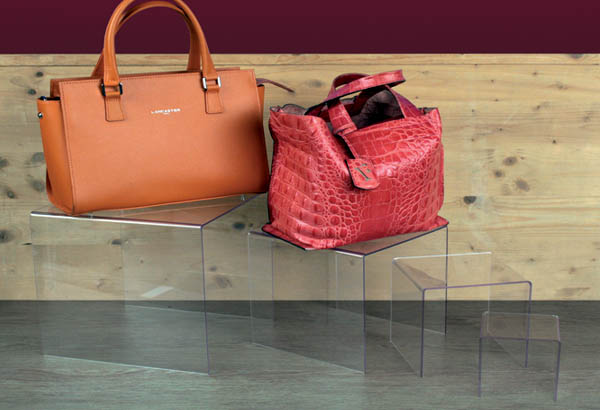 Support gigone carré en plexi de 3 mm avec chants polis - 150 x 5010 x 150 mm