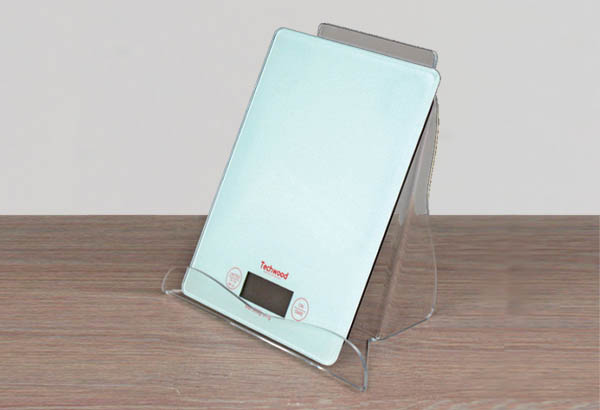 Porte produit incliné pour pèse personne en plexi - 200 x 215 mm