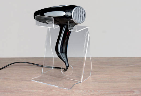 Porte produit incliné pour sèche cheveux en plexi - 260 x 160 mm