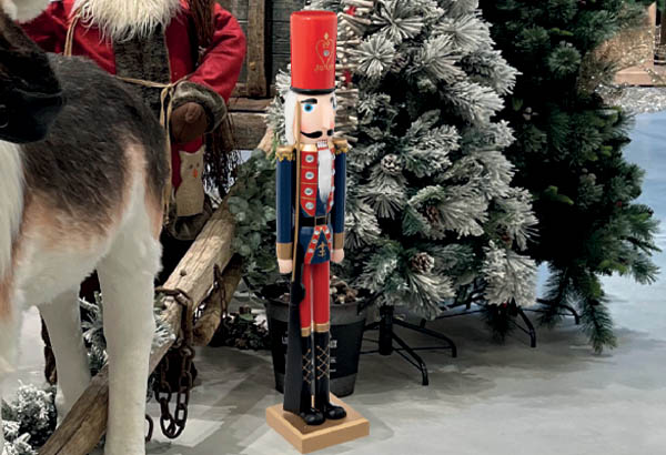 CASSE NOISETTE EN BOIS 106 CM