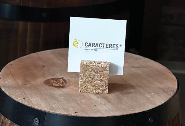 Porte-visuel en liège avec rainure pour QR CODE de 2 mm d'épaisseur