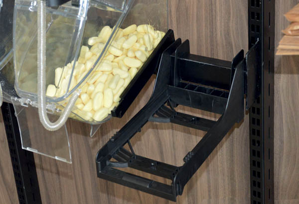 Sabot en plastique noir pour bac à pelle - 120 x 149 x 315 mm