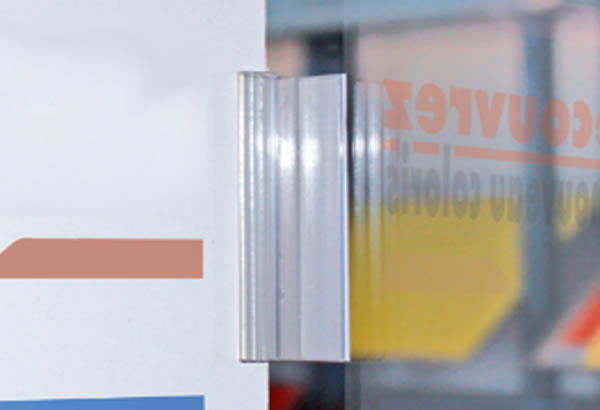 Grip en T flexible adhésif permanent en 75 mm - Base de 25 mm