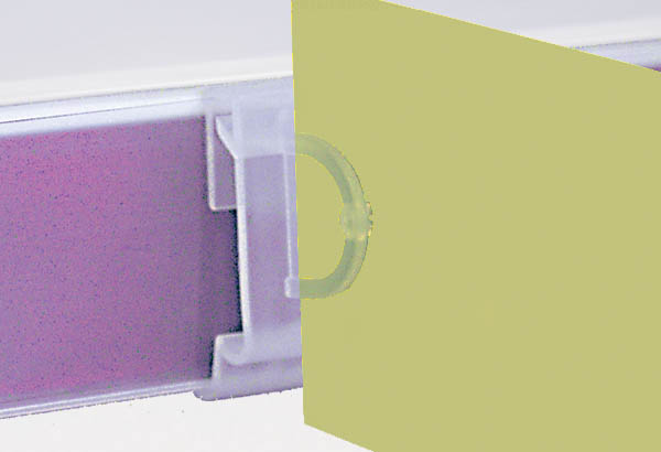 Accroche-clip "drapeau" pour profils porte-étiquette 32 et 40 mm Accroche-clip "drapeau" pour profils porte-étiquette 32 et 40 mm