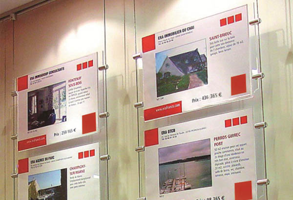 Kit de fixation murale non lumineux avec 4 porte affiches verticales A4