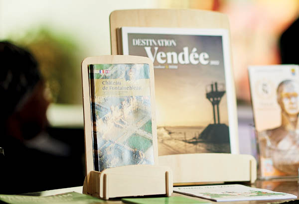 Porte brochures 1 bac à poser en bois - Format A4