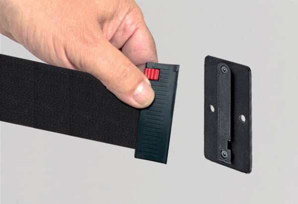 Clip mural en métal pour kit poteau de référence 854109 et 854113 - 40 x 72 x 10 mm