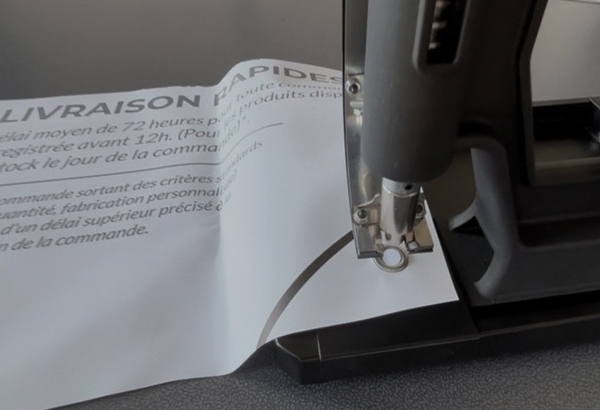 Fixation rapide & efficace de calicots et bâches