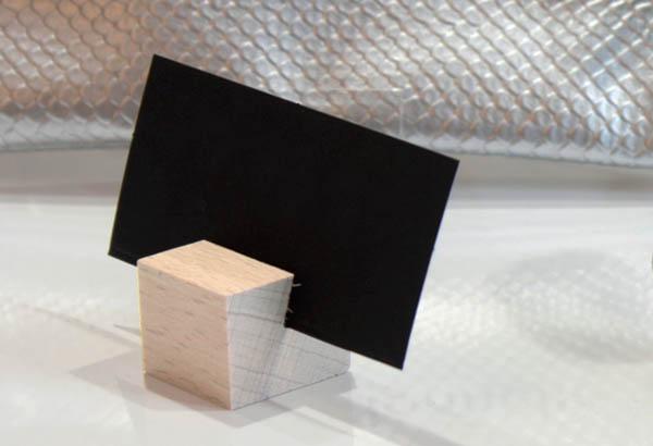 Mini socle bois carré 20x20x20 mm - Rainure droite