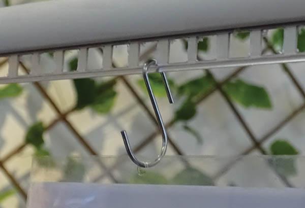 Crochet S asymétrique en métal - Fil de Ø 2 mm - Hauteur 45 mm