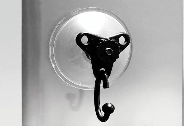 Ventouse puissante de Ø 65 mm avec vis noire