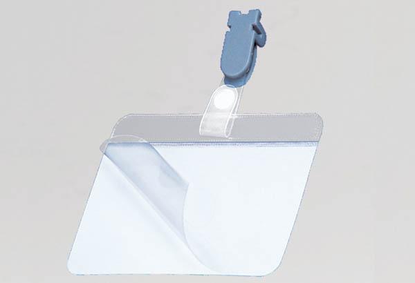 Badge porte nom auto plastifiant en PVC avec pince bretelle - 90 x 68 mm