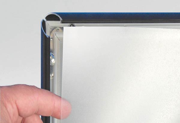 Feuille de protection en PVC antireflet pour cadre clippant - Format A1