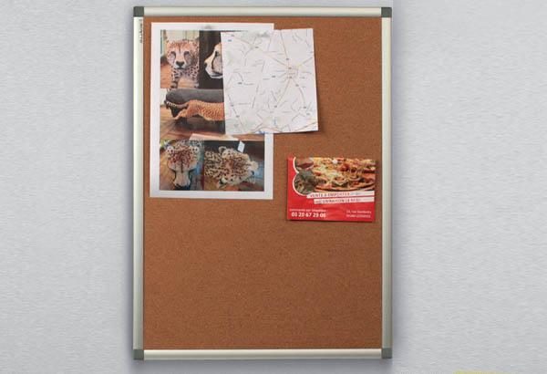 Tableau en liège avec profil en aluminium - 900 x 600 mm