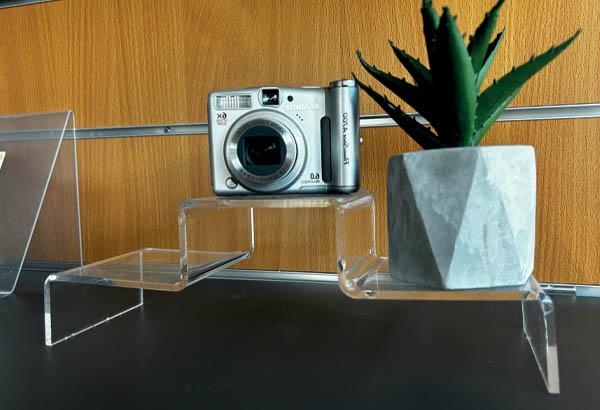 Podium escalier 2 niveaux en acrylique de 5  mm - 100 x 300 x 100 mm