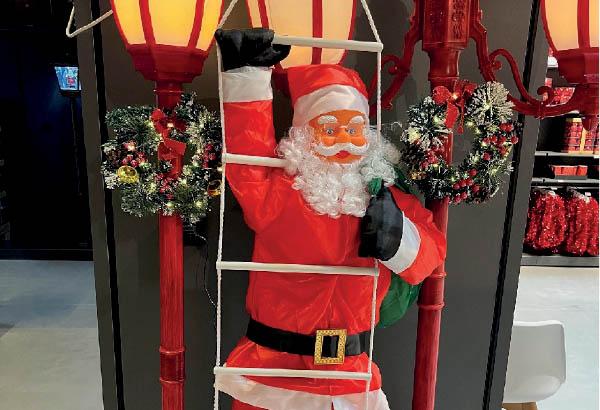 PERE NOEL GRIMPEUR 48 X 30 X 160 CM