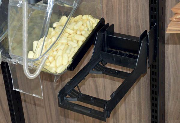 Sabot en plastique noir pour bac à pelle - 120 x 149 x 315 mm