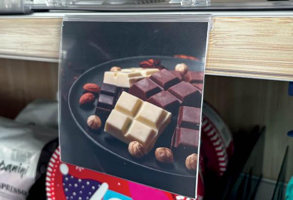 Pochette à charnière de 130 x 130 mm - Porte étiquettes papier et goulotte