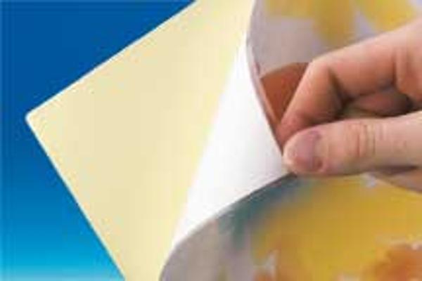 Pochettes brillante à plastifier dos adhésif format A4