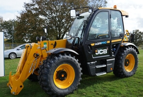 Trois télesco JCB équipés de detecteurs de chocs