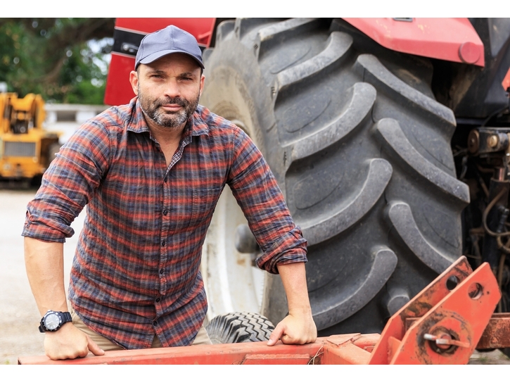 Concessionnaire agricole chez son client