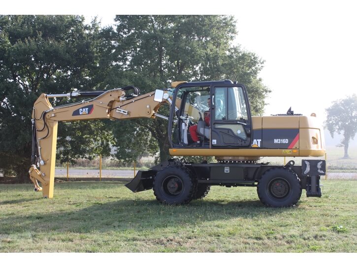 Manipulator steering on wheel excavators