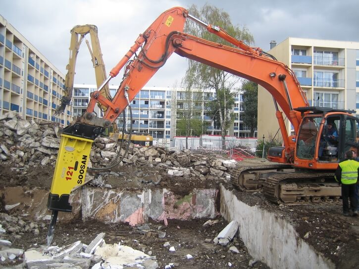 Jackhammer on shovel with auxiliary line