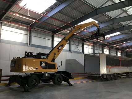 Wheel excavator with movement limitation